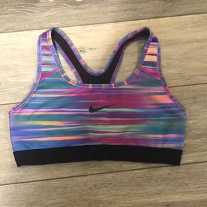 Women’s dri-fit Nike sports bra